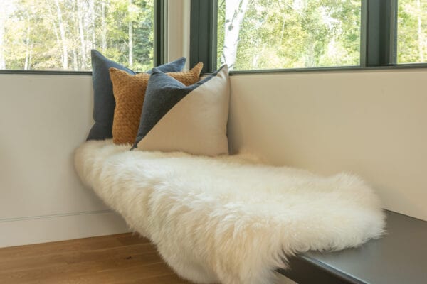 Corner bench seating