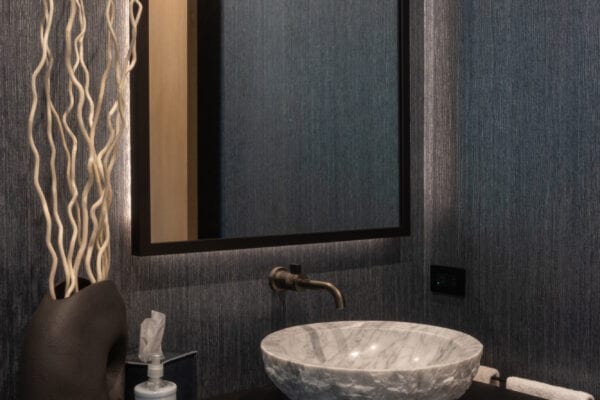 Bathroom sink and mirror